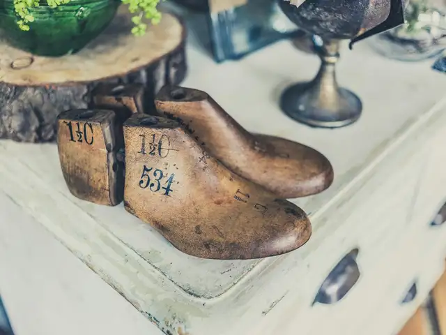 Cedar Shoe Tree — Premium